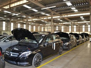 Apesar da crise, Mercedes mantém fábrica de carros em Iracemápolis (Foto: Graziela Félix/Prefeitura)