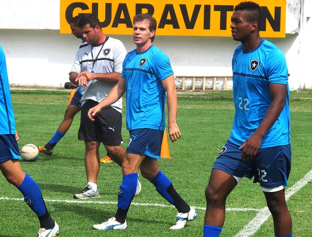 Tulio no treino do Botafogo (Foto: Thiago Lima / Globoesporte.com)