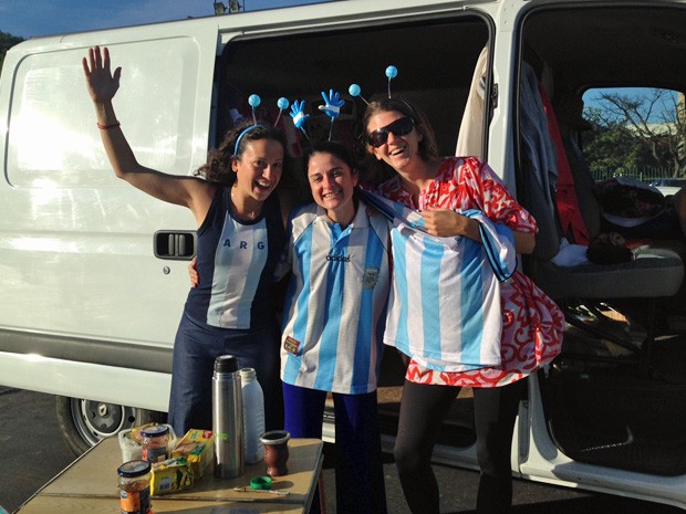 Mariana Montaldo, Sofía Walsh e Mariana Espil disseram que são bem tratadas pelos brasileiros (Foto: Ana Carolina Moreno/G1)