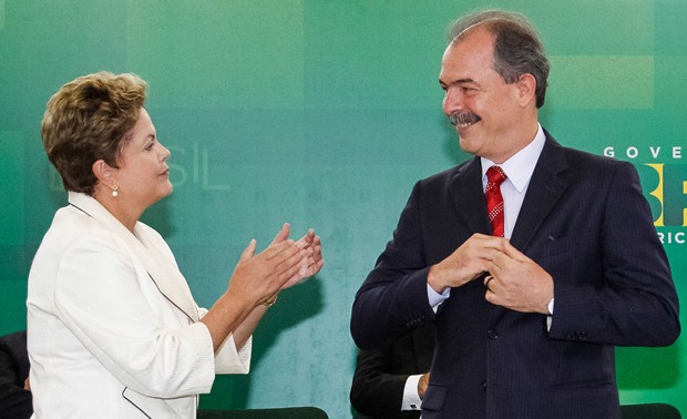 A presidente Dilma e ministro-chefe da Casa Civil, Aloizio Mercadante, durante cerimônica de posse, em Brasília (Foto: Roberto Stuckert Filho / PR)