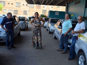 Regina Célia Carrandine, taxista Piracicaba (Foto: Thomaz Fernandes/G1)