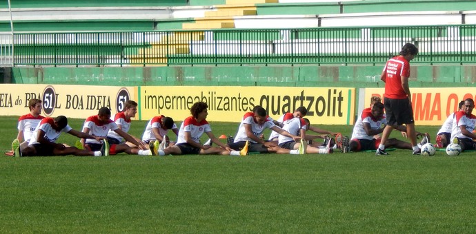 Após derrota, Inter treina em Chapecó (Foto: Laion Espíndula )