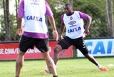 Com apoio de fundo maltês, Santos está de olho em Manoel, do Furacão Com apoio de fundo maltês, Santos está de olho em Manoel, do Furacão