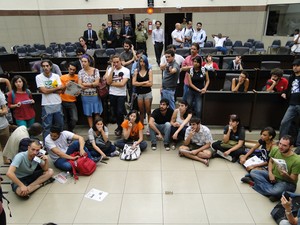 integrantes de movimentos participaram da audiência e pediram a CPI. (Foto: Pedro Ângelo/G1)