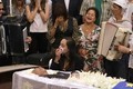Fã tem congelado pedaço do bolo de Dominguinhos no último aniversário (Hans von Manteuffel / Agência O Globo)