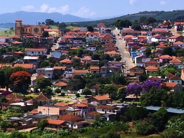 População de Jesuânia (MG) pediu que valor seja investido em outras áreas (Foto: Reprodução EPTV) População de Jesuânia (MG) pediu que valor seja investido em outras áreas (Foto: Reprodução EPTV)