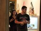 Bruno Gissoni e Yanna Lavigne vão às compras