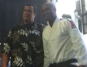 steven seagal com anderson silva UFC (Foto: Adriano Albuquerque / SporTV.com)