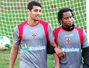 Diego Souza e Carlos Alberto no treino do Vasco (Foto: Pedro Kirilos / Ag. O Globo)