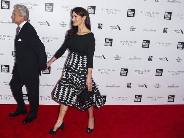 Michael Douglas e Catherine Zeta-Jones em premiação em Nova York, nos Estados Unidos (Foto: Lucas Jackson/ Reuters)