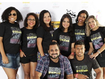 Grupo de amigos se propôs a trasnformar a Troça Toda Forma de Amor em ações de solidariedade o ano inteiro (Foto: Simone Bispo)