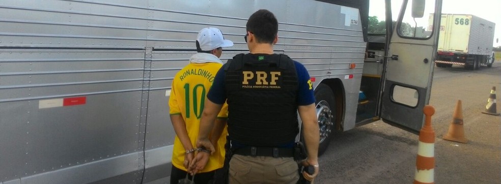 Polícia Rodoviária intensifica fiscalização de combate ao tráfico de drogas em ônibus de viagem (Foto: PRF/Divulgação)