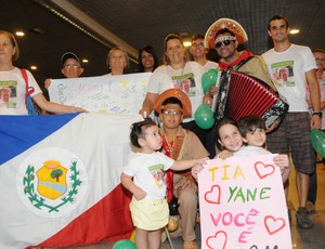Desembarque Yane Marques no Recife (Foto: Aldo Carneiro/Pernambuco Press)