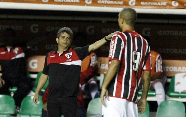 Ney Franco no jogo do São Paulo contra o Bahia (Foto: Rubens Chiri / saopaulofc.net)