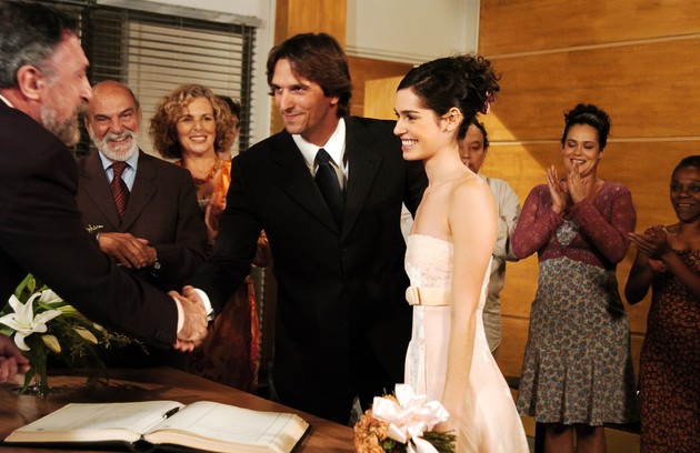 Com Vladimir Brichta em cena de Belíssima, de 2006, novela na qual foi Taís (FOTO: Márcio de Souza/ TV Globo)