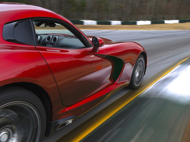 SRT Viper está 100 kg mais leve que o modelo anterior (Foto: SRT)