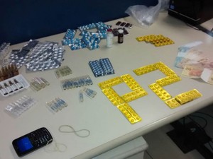Medicamentos proibidos foram encontrados na casa do suspeito (Foto: Divulgação/Polícia Militar)