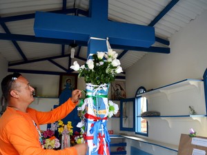 Zelador do Cemitério Cruz Milagrosa (Foto: Yuri Marcel/G1)