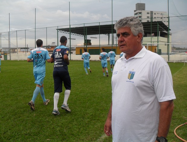 José Ângelo, técnico do Nacional-MG (Foto: Cleber Corrêa)