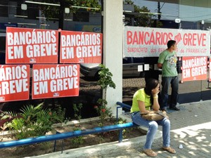 Bancos estão fechados na Paraíba durante greve dos bancários (Foto: Walter Paparazzo/G1)