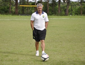 Ary  Marques treinador do Cuiabá (Foto: Robson Boamorte/GLOBOESPORTE.COM)