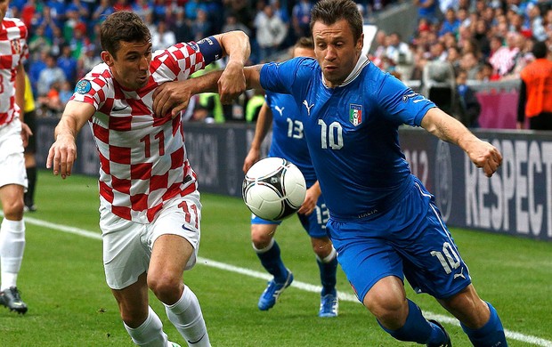cassano itália srna croácia (Foto: Agência Reuters)