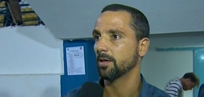 Bruno Quadros, técnico do Marília, na partida contra o XV de Piracicaba (Foto: Reprodução / Premiere FC) - brunoquadros