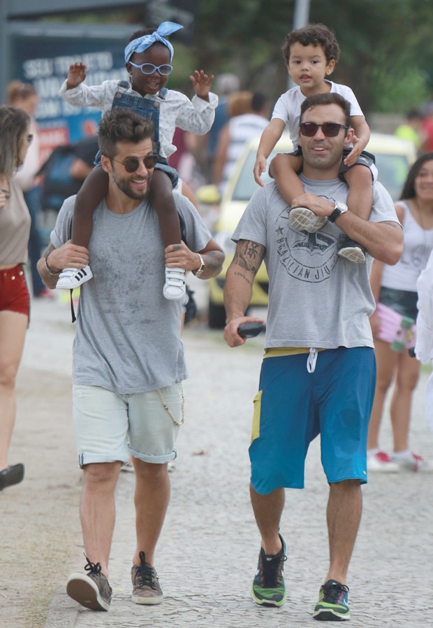 Bruno Gagliasso com a filha, Titi (Foto: Agnews)
