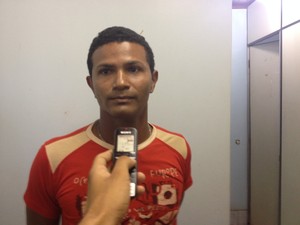 Acusado de estuprar 11 meninas, Josenildo dos Santos Junior afirma está sendo injustiçado (Foto: Dyepeson Martins/G1)