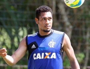 Hernane treino do Flamengo (Foto: Marcos Tristão / Agência O Globo)