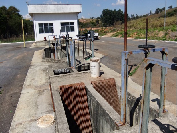 Feto foi encontrado em estação de tratamento de esgoto (Foto: Polícia Civil de Lavras) Feto foi encontrado em estação de tratamento de esgoto (Foto: Polícia Civil de Lavras)