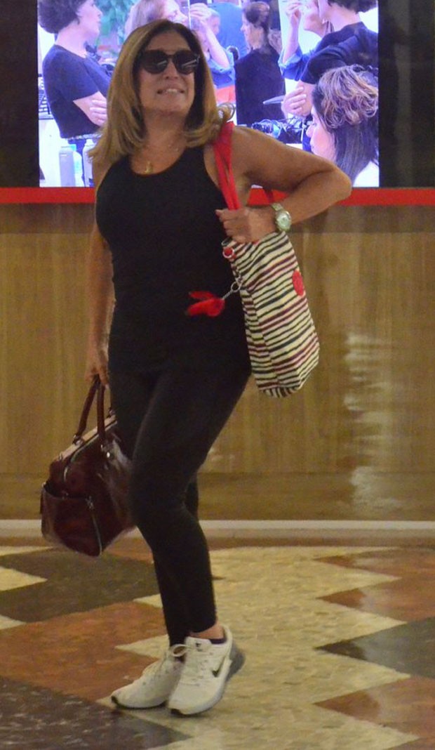 Aos 74 anos, a atriz esbanjou simpatia e alegria (Foto: AgNews)