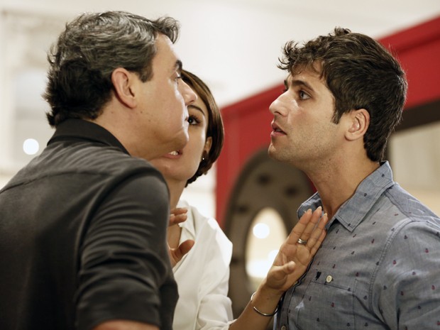 Evandro flagra Murilo com Alice (Foto: Inácio Moraes/Gshow) Evandro flagra Murilo com Alice (Foto: Inácio Moraes/Gshow)