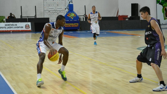 Bauru x Mogi das Cruzes basquete Jogos Abertos do Interior 2014 (Foto: Cairo Barros)