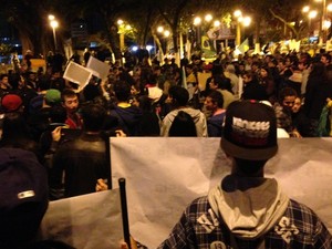 Criciúmenses realizam protesto na cidade neste sábado (22) (Foto: Marco Antonio Mendes/RBSTV)