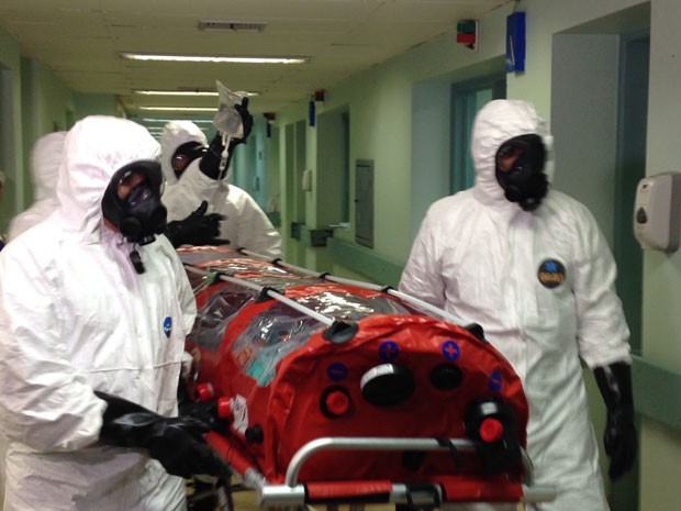Hospital simula chegada de paciente com suspeita de ebola em São Paulo