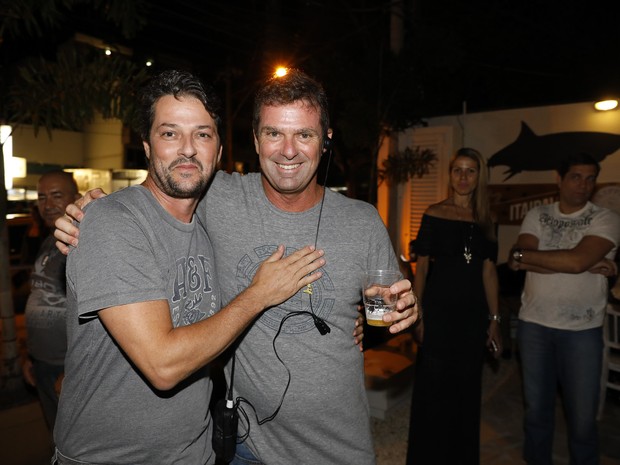 Marcelo Serrado e o irmão Alexandre Serrado em evento na Barra da Tijuca, Zona Oeste do Rio (Foto: Felipe Panfili/ Divulgação)