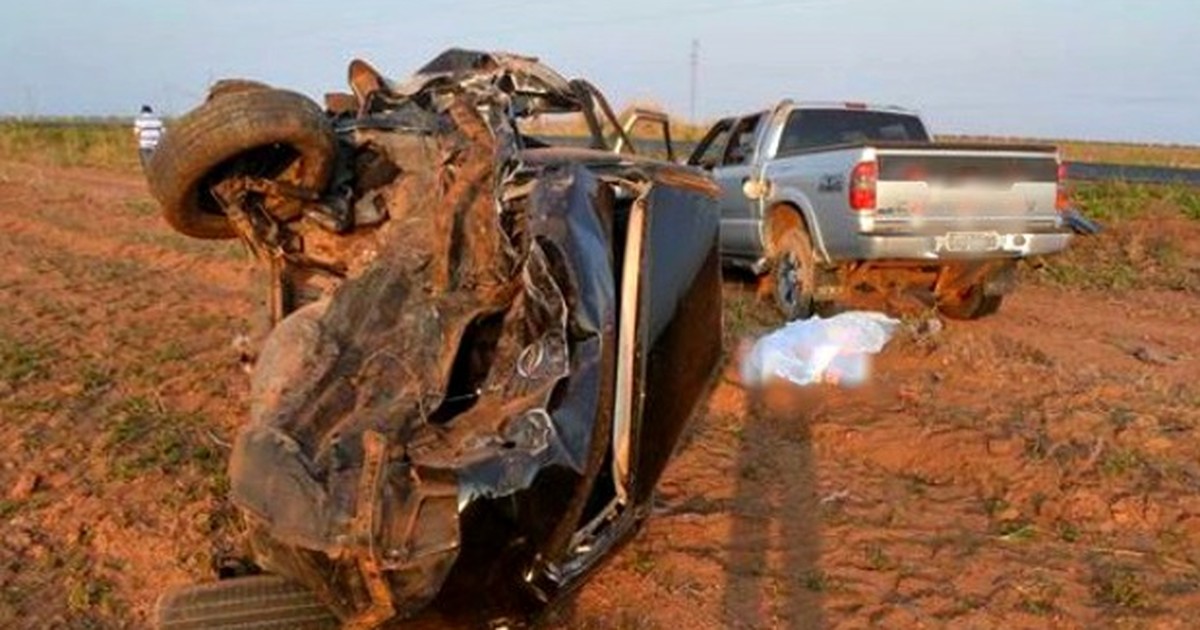 G Caminhonete Bate Na Traseira De Carro E Motorista Morre Em Rodovia