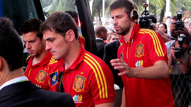 casilla pique espanha chegada hotel rio de janeiro (Foto: Gustavo Rotstein)