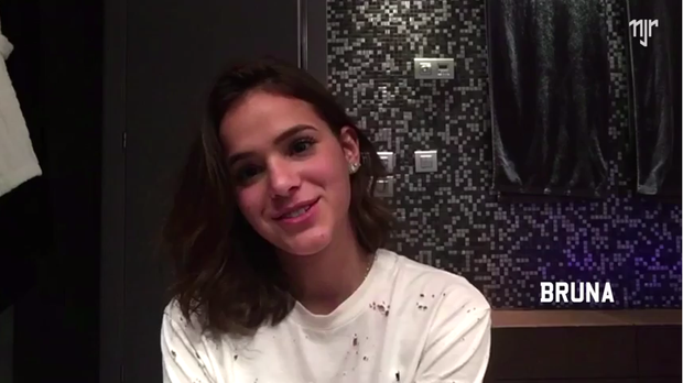 Bruna Marquezine (Foto: Reprodução/YouTube) Bruna Marquezine (Foto: Reprodução/YouTube)
