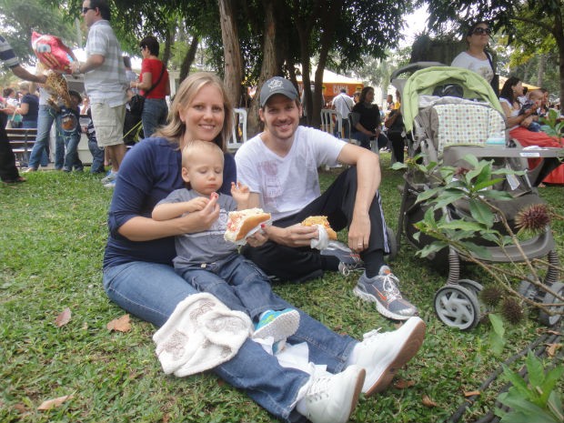 Ricardo Gritsch levou a família par aa Vinada Cultural, em Curitiba (Foto: Bibiana Dionísio/ G1 PR)