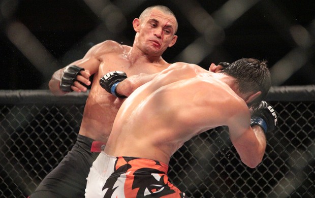 MMA - UFC Jaguará do Sul - Douglas D'Silva x Zubaira Tuhugov (Foto: Rodrigo Malinverni)