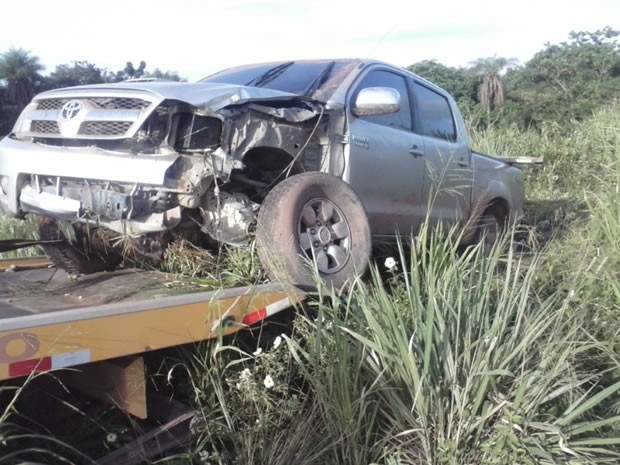Carro do vereador foi encontrado abandonado, na rodovia Santarém/Cuiabá. (Foto: Débora Rodrigues/TV Tapajós) Carro do vereador foi encontrado abandonado, na rodovia Santarém/Cuiabá. (Foto: Débora Rodrigues/TV Tapajós)