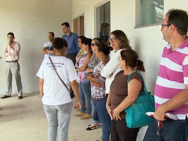 Cerca de 600 servidores sofrem com atrasos no pagamento em Carmo do Rio Claro (MG) (Foto: Reprodução EPTV)