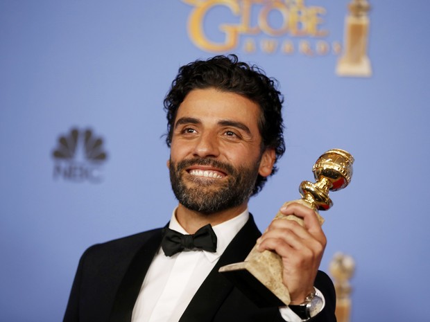 Oscar Isaac ganha o Globo de Ouro de melhor ator de minissérie (Foto: REUTERS/Lucy Nicholson)