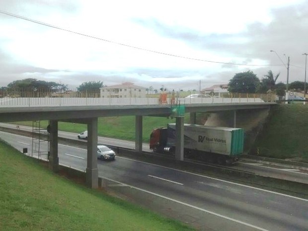 Viaduto de acesso a Caçapava é liberado após um mês (Foto: CCR NovaDutra/Divulgação)