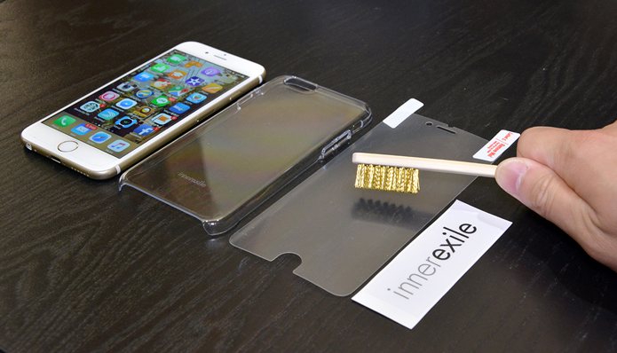 Innerexile apresenta película para iPhone que não apenas resiste aos riscos, mas os corrige (Foto: Reprodução/Engadget)