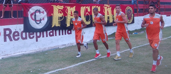 campinense protesto no renatão (Foto: João Brandão Neto / GloboEsporte.com/pb)