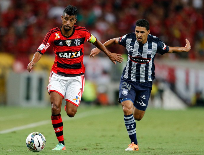 Leo Moura, Flamengo x Emelec (Foto: Reuters)