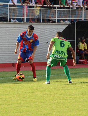 Plácido de Castro e Salgueiro se enfrentaram no estádio Florestão (Foto: João Paulo Maia)